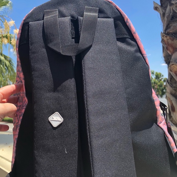 Trespass Pink Print Backpack Full Size Bag NEW - Picture 3 of 6